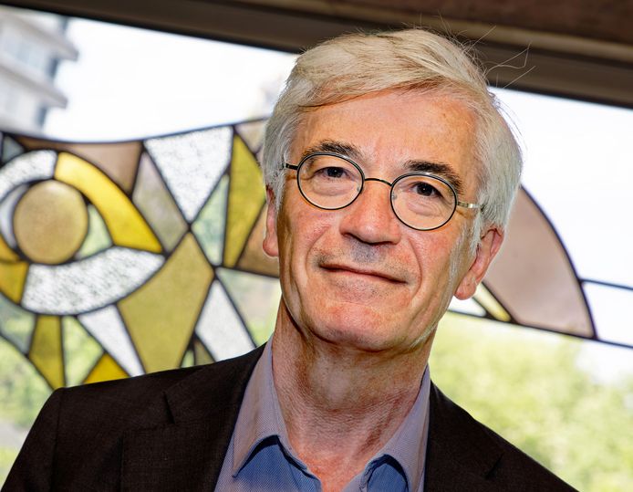 Verbod op smartphones Sint-Janslyceum Den Bosch, andere scholen volgen ...