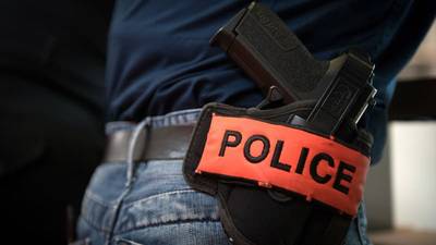 Un policier poignardé à Paris: son pronostic vital est engagé