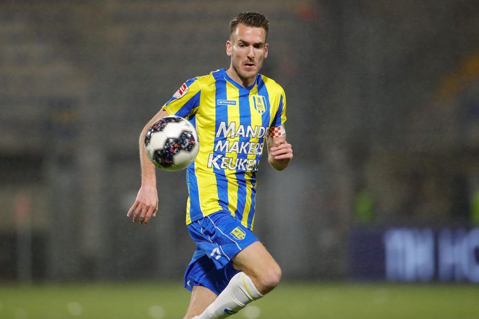 Kevin Vermeulen in actie voor RKC Waalwijk.