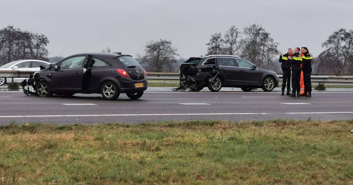 Twee files op A28 bij Meppel door ongelukken.