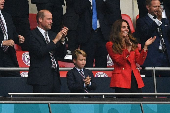 Il principe William, il principe George e Kate fanno il tifo per la squadra britannica