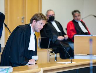 Toppleiter verkoopt jeep na vier snelheidsovertredingen met ongekeurde wagen: “Veiliger en rustgevender”
