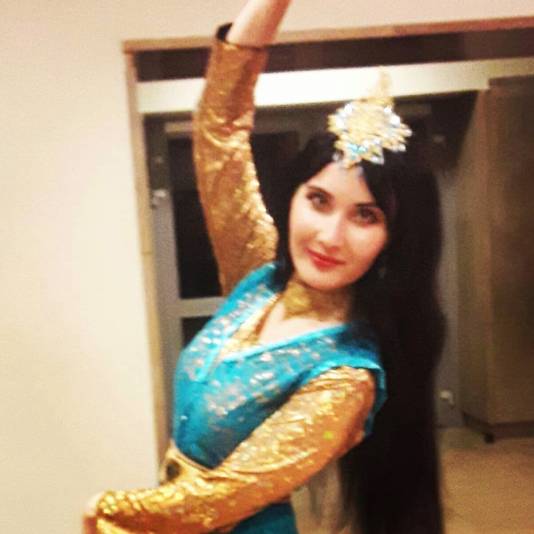 Als steun aan de opgepakte Iraanse danseres maakten vrouwen zelf filmpjes en plaatsten die op Instagram.