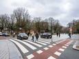 Het zebrapad op de kruising van Willemstraat en Academiesingel in Breda.