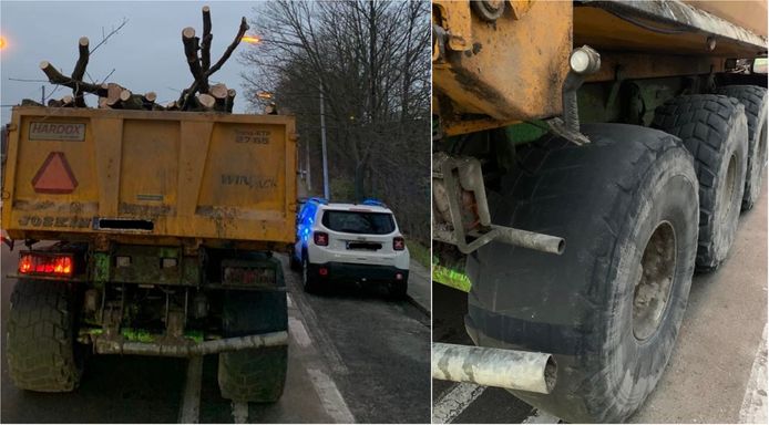 MECHELEN - De tractor met losliggende boomstammen en kapot achterlicht werd tegengehouden op de Postzegellaan in Mechelen.