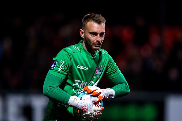 van Gaal neemt 'woedende' Jasper Cillessen niet mee naar Qatar: 'Laatste weken niet in vorm en is WK' oranje op weg naar wk 2022 | tubantia.nl