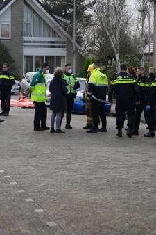 Vrouw (30) doodgestoken in Abbenbroek, vermoedelijke dader (33) probeert zich te beroven van het leven