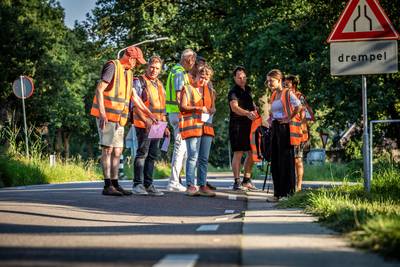 Het zijn niet álleen de hobbels op de Soemeersingel: ‘De paaltjes zie je ook niet’