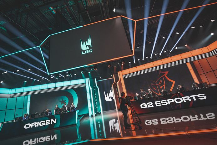 Flinke kritiek op de LEC die een samenwerking met het Saoedi-Arabische NEOM aankondigde. Fans en medewerkers van de Europese League of Legends-competitie waren in shock. De LEC blies de deal binnen 24 uur alweer af na alle kritiek.