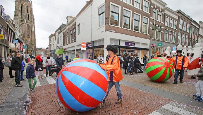 Of het Gorcums Carnaval ook komend jaar door de Bliekenstad rolt, is nog even vraag. De stichting kan vooralsnog geen feestruimte vinden en een optocht zonder feest ziet de feestcommissie niet zitten.