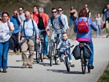 Te druk op de Nederlandse fietspaden: ‘Laat snelle fietsers op de rijbaan’
