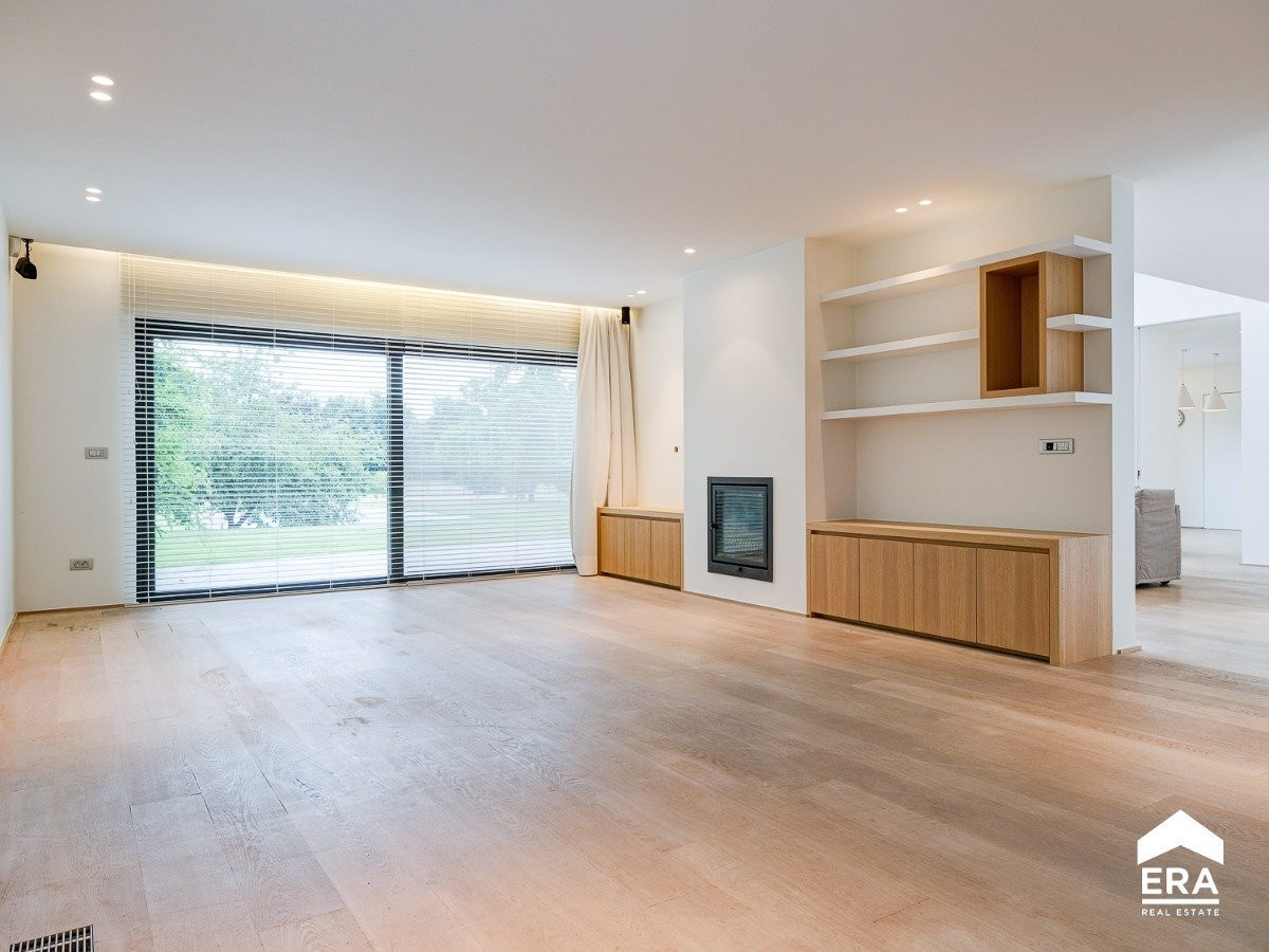 BINNENKIJKEN. Kim Clijsters (39) zet villa in Bree te koop, maar ...