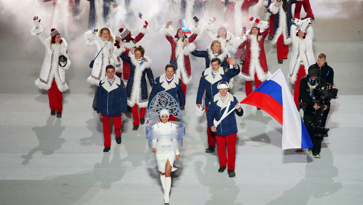 De Russische equipe tijdens de openingsceremonie van de Spelen in Sotsji Beeld anp