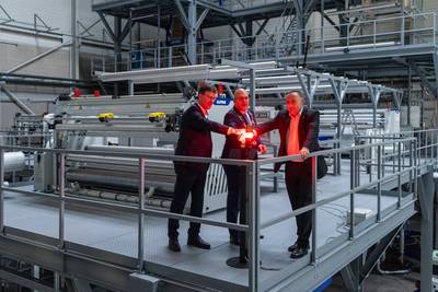 Veel verpakkingen zijn nog niet recyclebaar; met nieuwe fabriek gaat Oerlemans de strijd aan