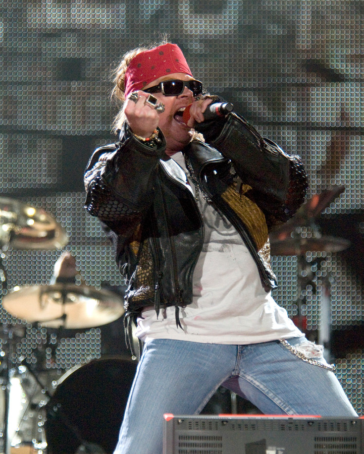 Guns N' Roses komt in elk geval weer in originele bezetting bij elkaar ...