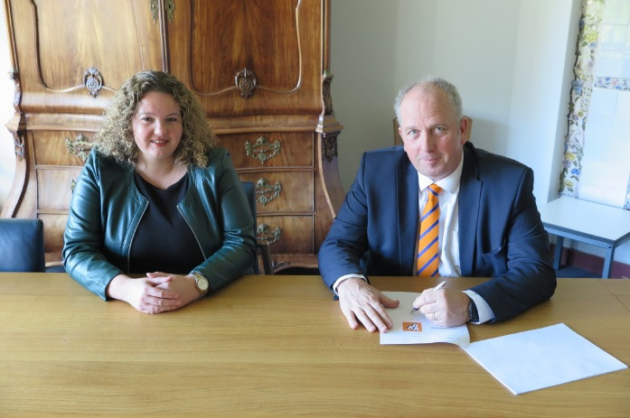 ChristenUnie En VVD Sluiten Coalitieakkoord In Bunschoten Foto AD nl