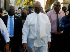 Premier Haïti bij uitkomen kerk onder vuur genomen door bende