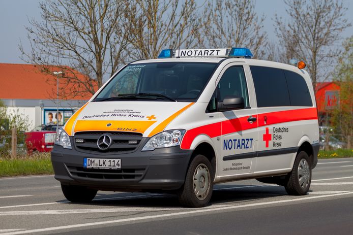Duitse ambulance ter illustratie.