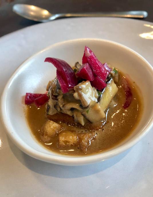 Duxelle de champignons et polenta en mise en bouche.