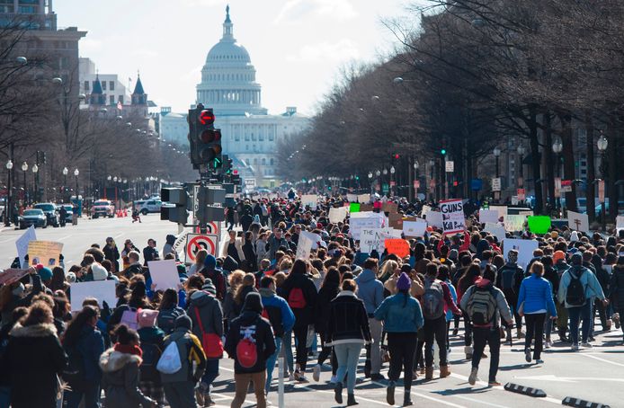 Duizenden studenten en scholieren protesteerden op 14 maart 2018, ook in Washington DC.