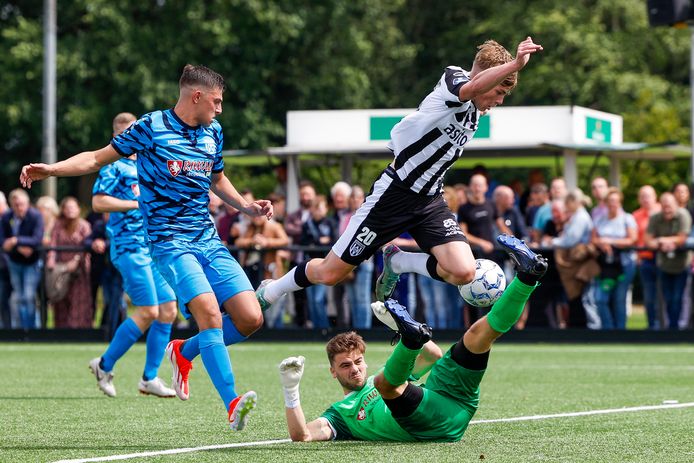 Erwin van de Looi over gelijkspel van Heracles tegen amateurs