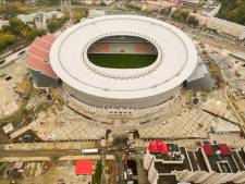 Russen 'plakken' noodtribunes aan WK-stadion
