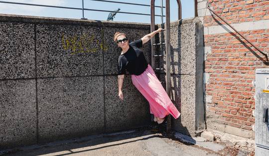 ‘Ik bén niet rustig. En ik bén niet beheerst. Zeker niet wanneer je mij op mijn paard krijgt’: Siska Schoeters over opvoeden, Zomerhit en Bart Schols