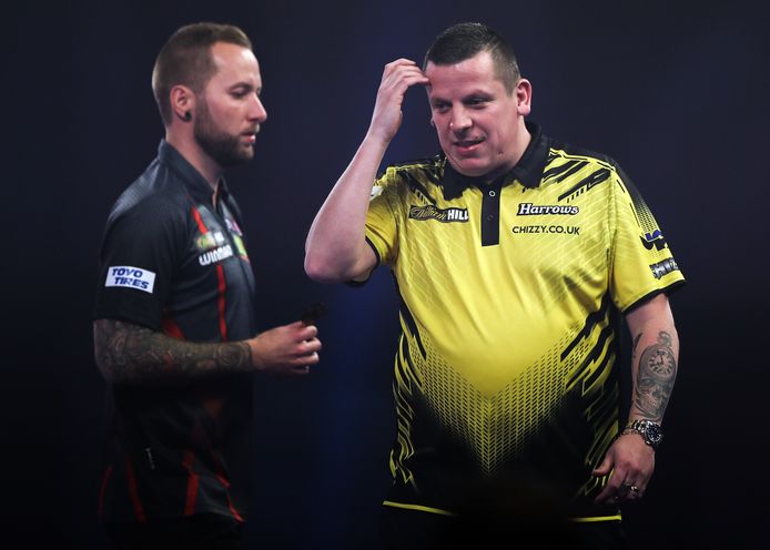 Danny Noppert (l) en Dave Chisnall op het podium.