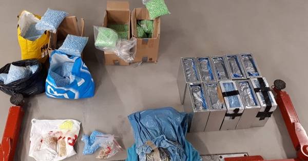 400 kilo xtc-pillen met een waarde van 1,8 miljoen euro gevonden in Kapel-Avezaath - De Gelderlander