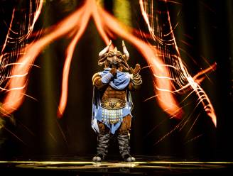 Minotaurus moet ‘The Masked Singer’ verlaten, ontdek hier wie er onder het masker zat 