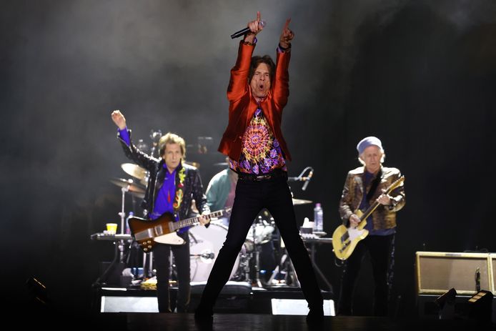 The Rolling Stones tijdens hun openingsconcert in Madrid. Van links naar rechts: Ronnie Wood, Mick Jagger en Keith Richards