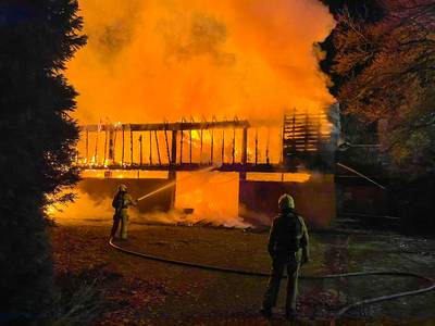 Leegstaand pand in Harderwijk in lichterlaaie: derde brand in twee jaar tijd