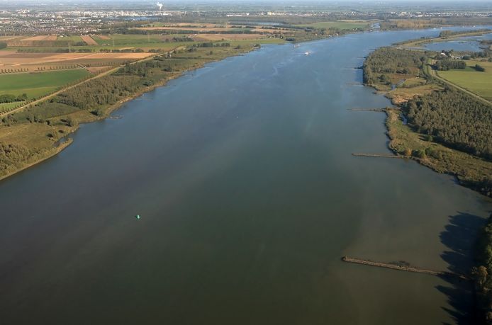 Door het graven van de Nieuwe Merwede werd de Biesbosch in tweeën gesplitst.