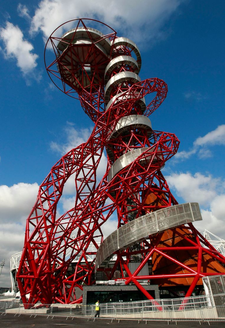 De ArcelorMittal Orbit in Oost-Londen. Inspiratiebronnen waren de Eiffeltoren en de Toren van Babel. Beeld AP