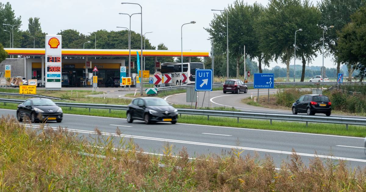 'De Meeuw' neemt tankstation Shell bij Arnemuiden over (en ja, ze gaan daar ook aardbeien verkopen) 