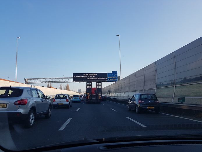 File rond Rotterdam door storing in de Beneluxtunnel