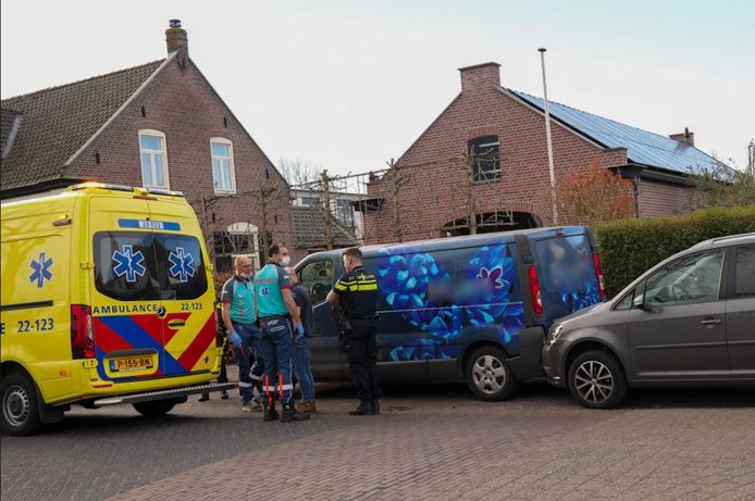 Een automobilist is opgepakt na een botsing in Aarle-Rixtel.