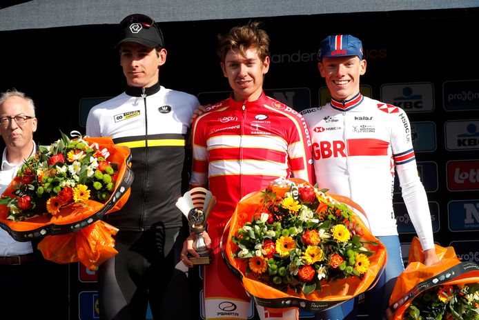 Andreas Stokbro Nielsen (midden) is de laaste winnaar van de Ronde van Vlaanderen bij de beloften.