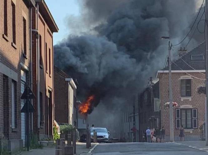 Dorpstraat in Leefdaal afgesloten voor uitslaande woningbrand
