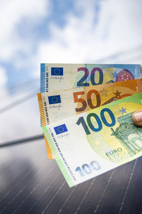 Prélèvement aux Pays-Bas sur les panneaux solaires: les prosumers belges doivent également payer