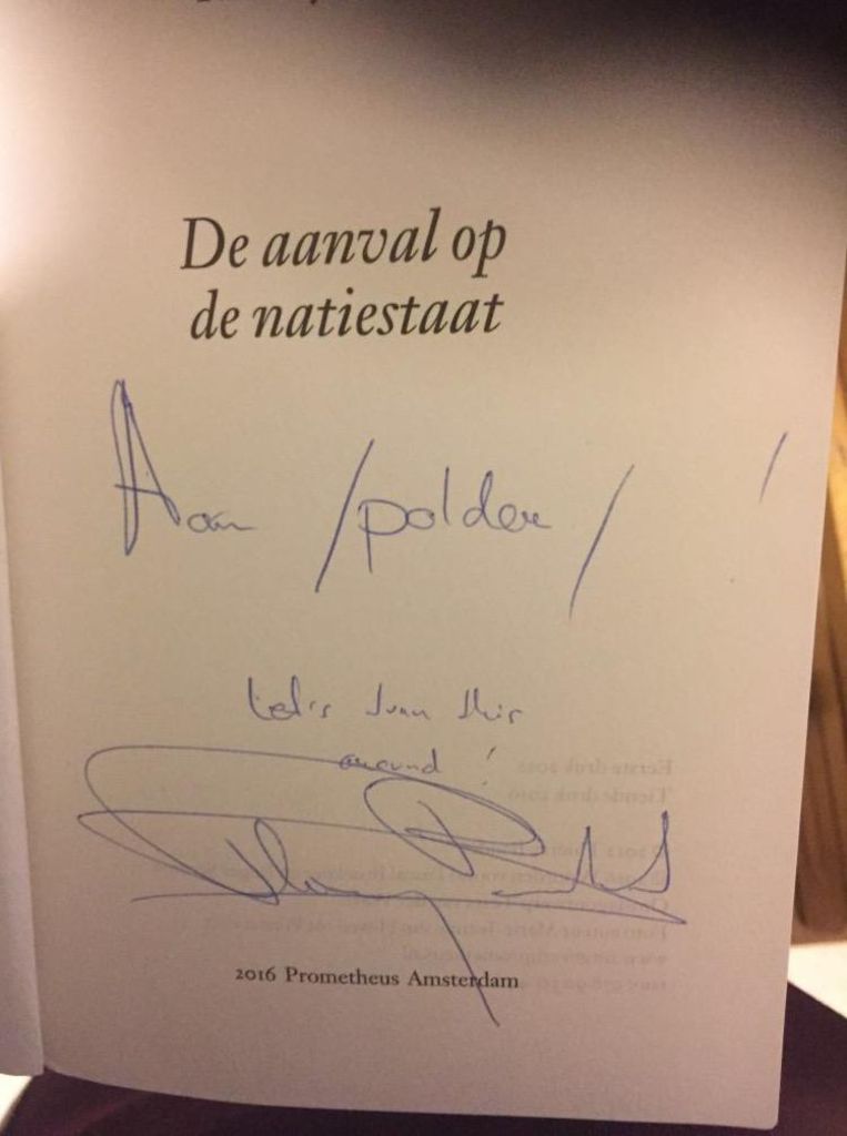 Door Thierry Baudet gesigneerd boek van Erkenbrander Sam van der Hyden. Beeld .