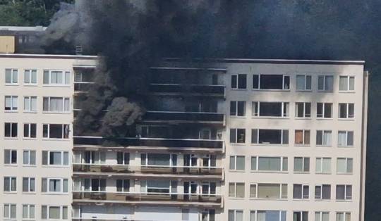 Meerdere zwaargewonden bij brand in appartementsgebouw op Linkeroever in Antwerpen: 200 bewoners geëvacueerd, rampenplan afgekondigd