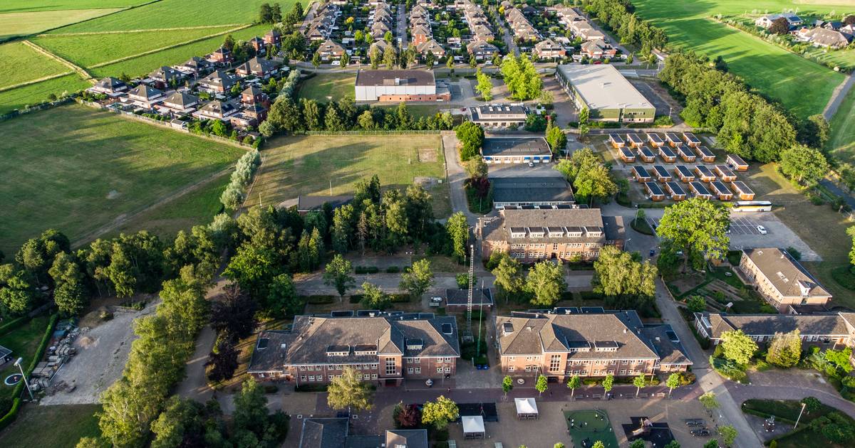Noodsituatie: Deventer breidt azc Schalkhaar verder uit, nu 150 plekken erbij voor statushouders - T