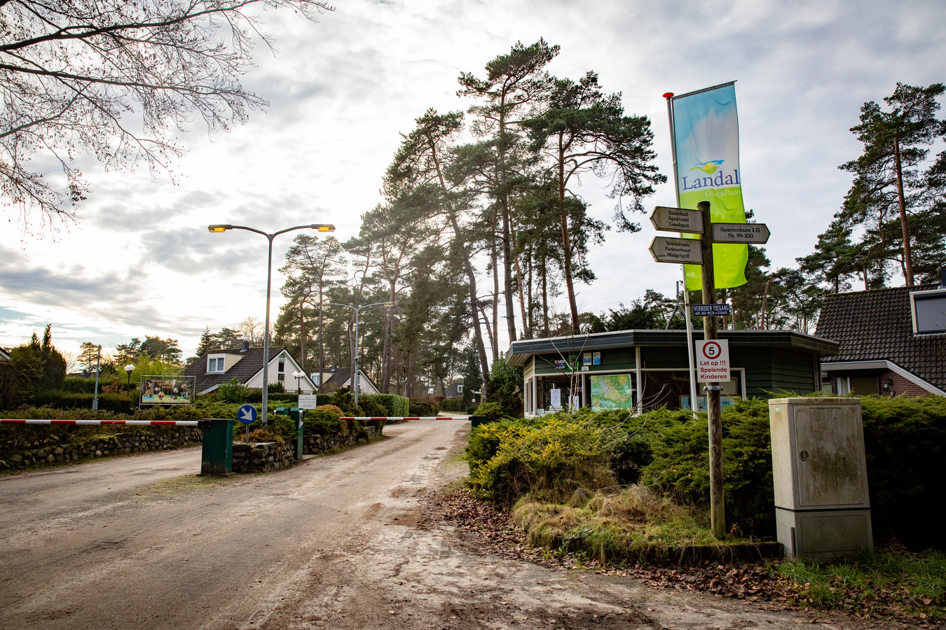 De entree van de voormalige camping de Zwarte Bergen in Luyksgestel: hier moet in de toekomst een luxe Landal-vakantiepark verrijzen.