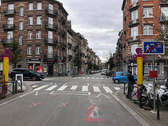 Het kruispunt tussen de Moreaustraat en de Veeartsenstraat, waar het ongeval gebeurde.