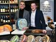 Hoogledenaars Frederic Doise en Pascal Maes verwelkomen je vanaf zaterdag in kaas- en delicatessenzaak d’Hofstede langs de Hoogleedsesteenweg.