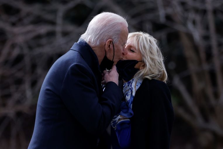 ‘Jill Biden is nu al de meest bescheiden en sympathieke first lady in de geschiedenis, ze is de absolute tegenpool van Melania Trump.’ Beeld REUTERS