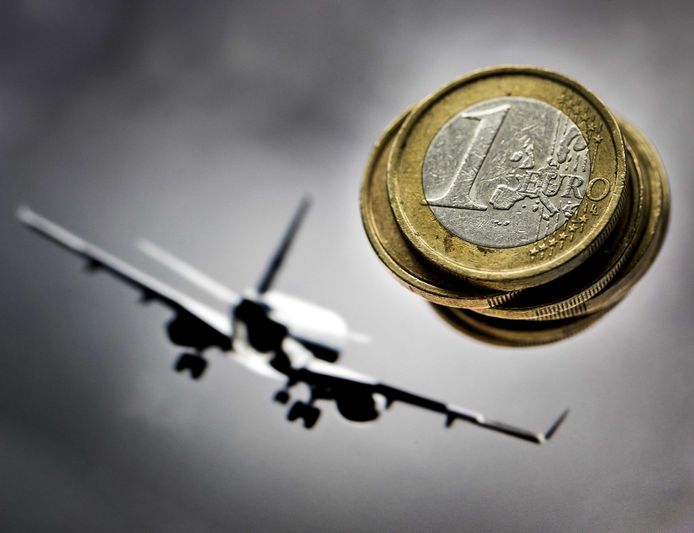 Een vliegtaks moet de milieuschade van de luchtvaart flink verminderen.