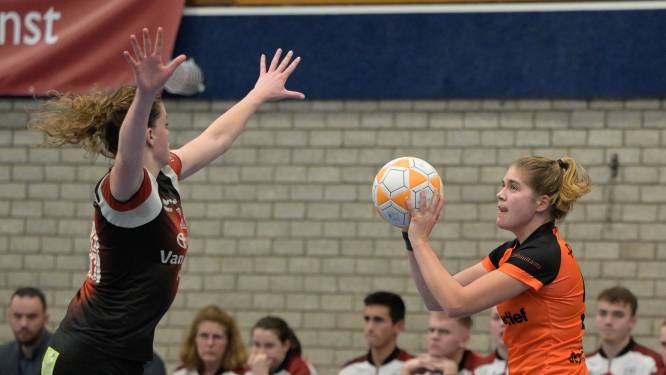 Laura van Winkoop geniet van spelen op het hoogste niveau: ‘Ik had nog nooit een wedstrijd in de Korfbal League gezien’