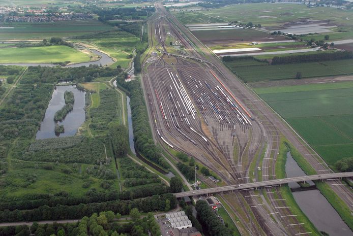 Rangeerterrein Kijfhoek, het enige in Nederland waar geheuveld wordt.